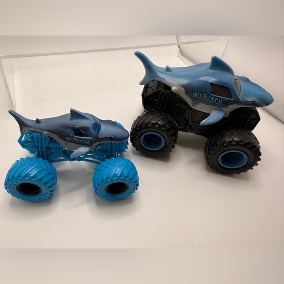 “Monster Jam” Set of 2 Megalodon Trucks: 5” & 4” - Picture 1 of 11